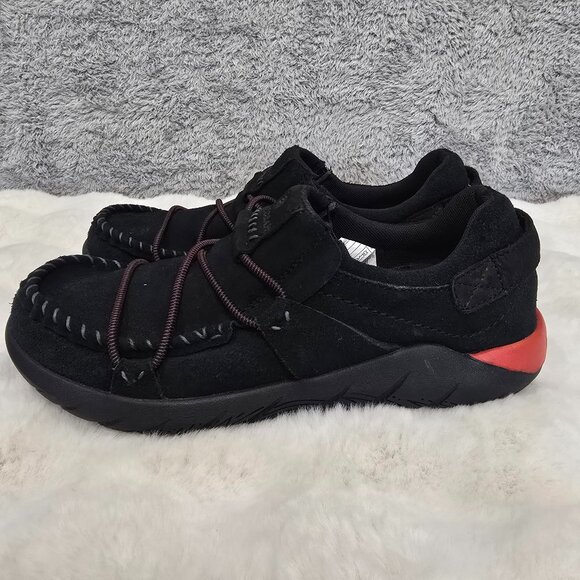 Manitobah Men's Makwa Slip-On Mukluk Black Suede Sizes New 60169 Waterproof - Picture 5 of 11